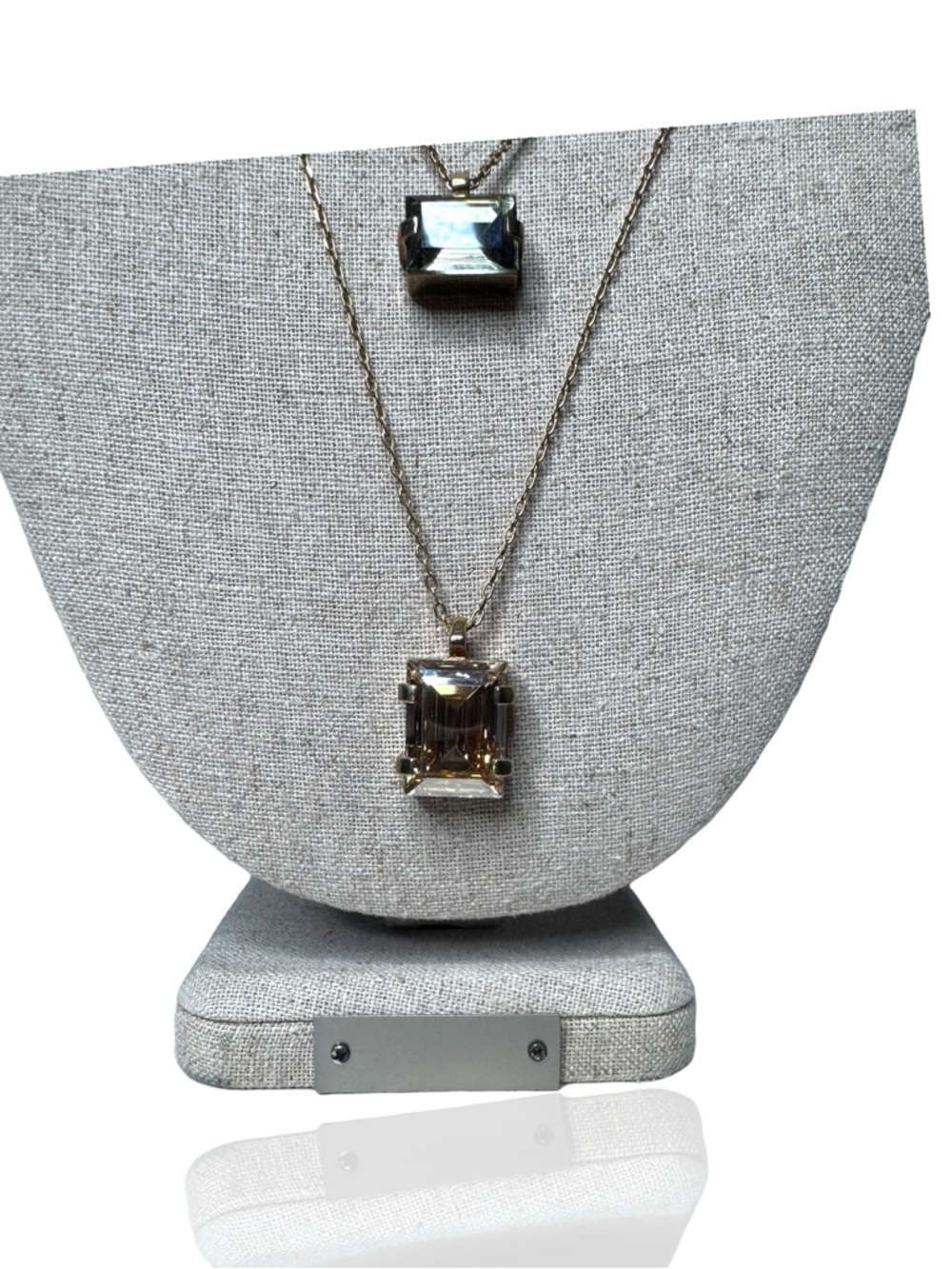 Henri Bendel Extremely Rare Gold-Tone Layered Necklace Emerald cut - Picture 4 of 10